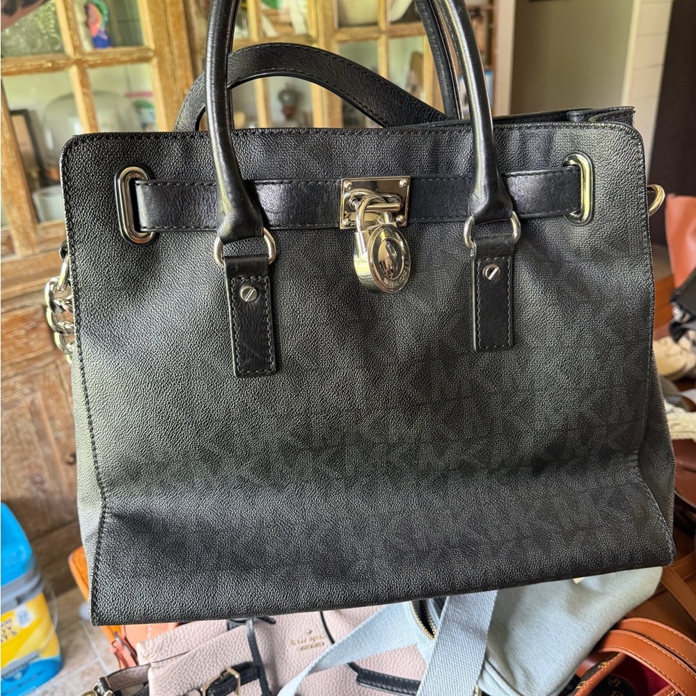 Black Men's Leather Satchel Handbag - Classic Lock Detail